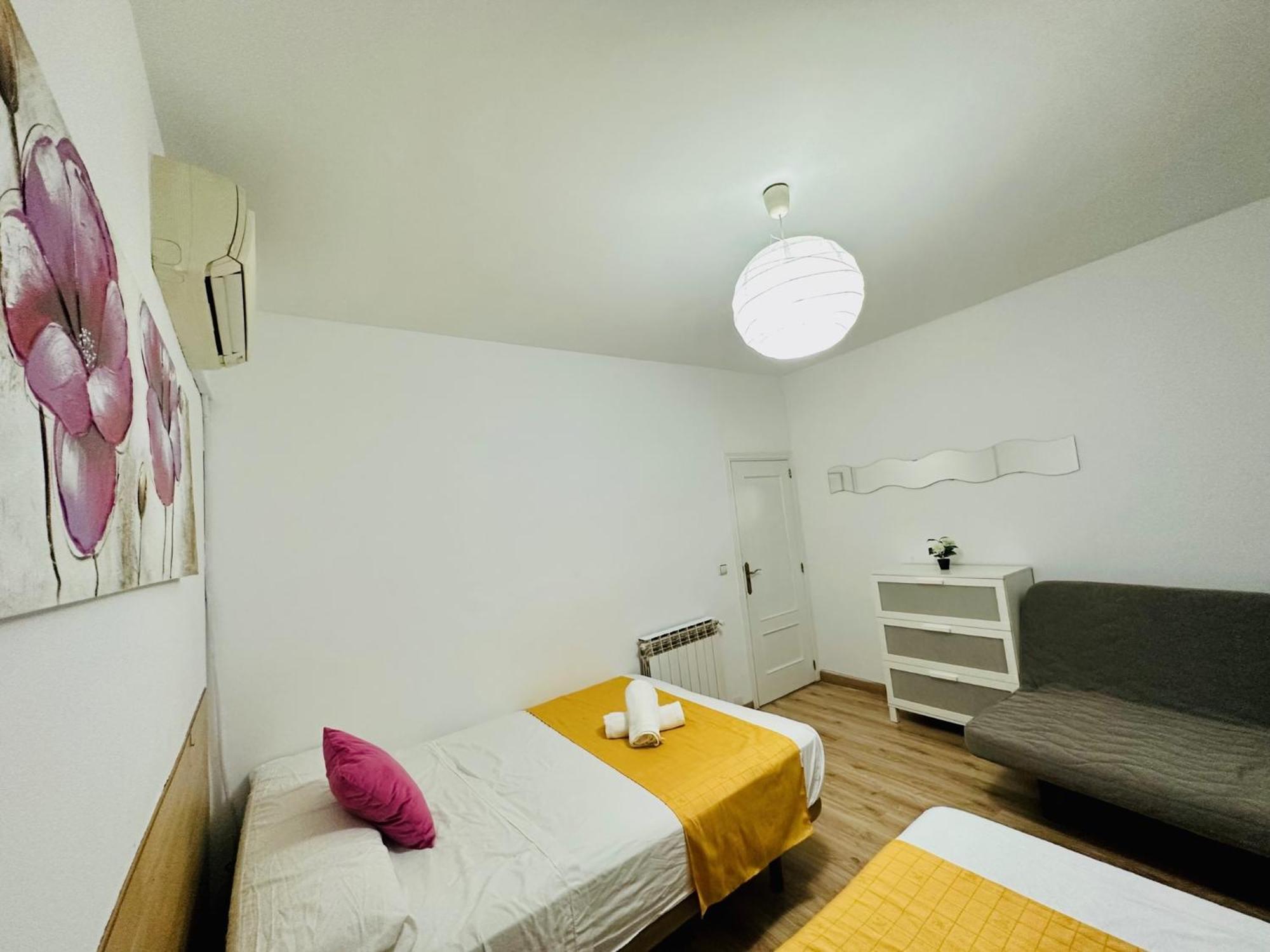 Punta Me Rooms In The Best Location Of Madrid Downtown Ngoại thất bức ảnh