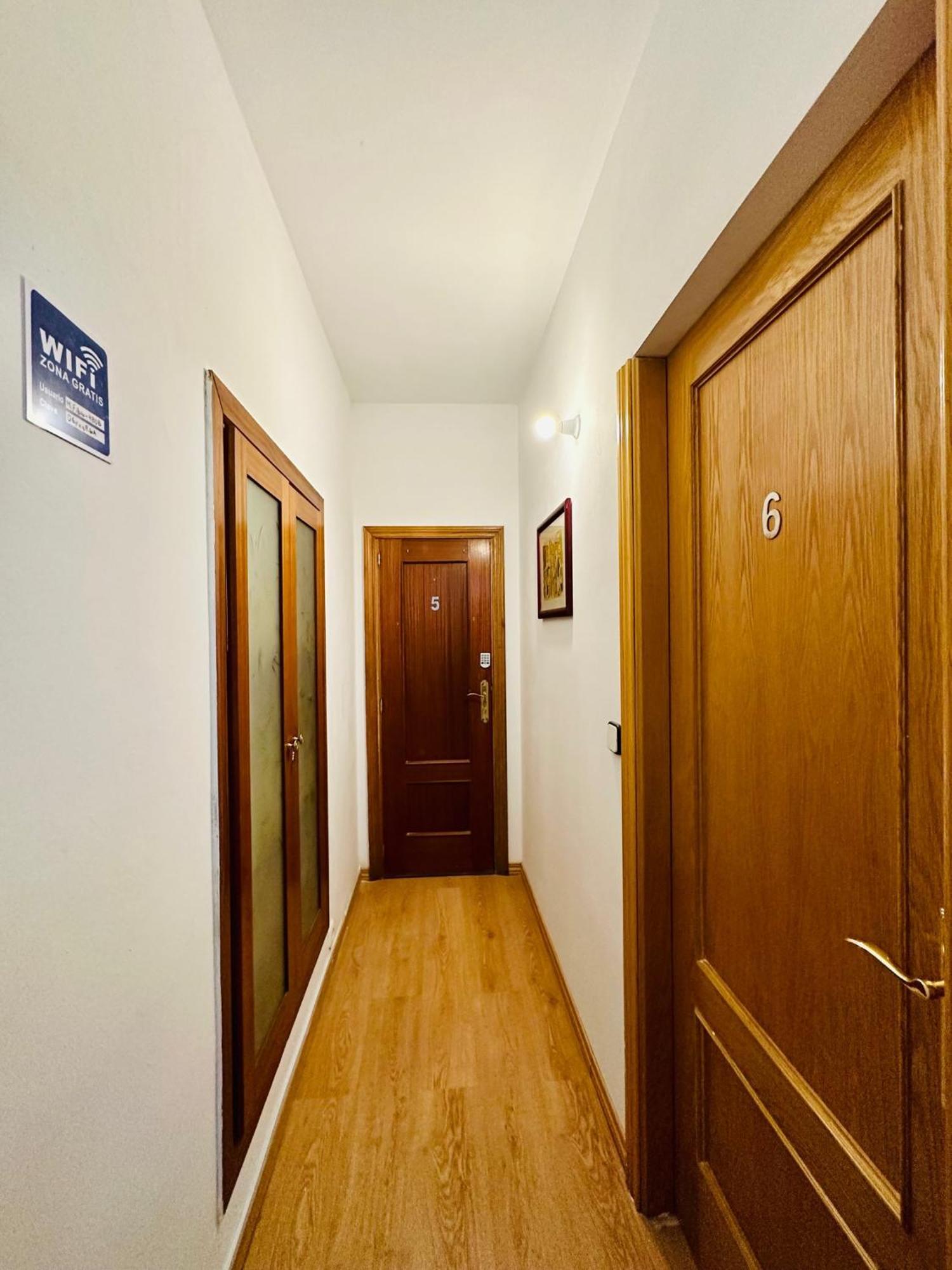 Punta Me Rooms In The Best Location Of Madrid Downtown Ngoại thất bức ảnh